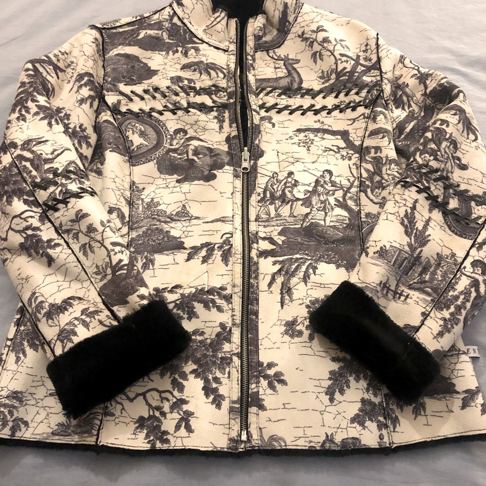 Reversible coat/jacket